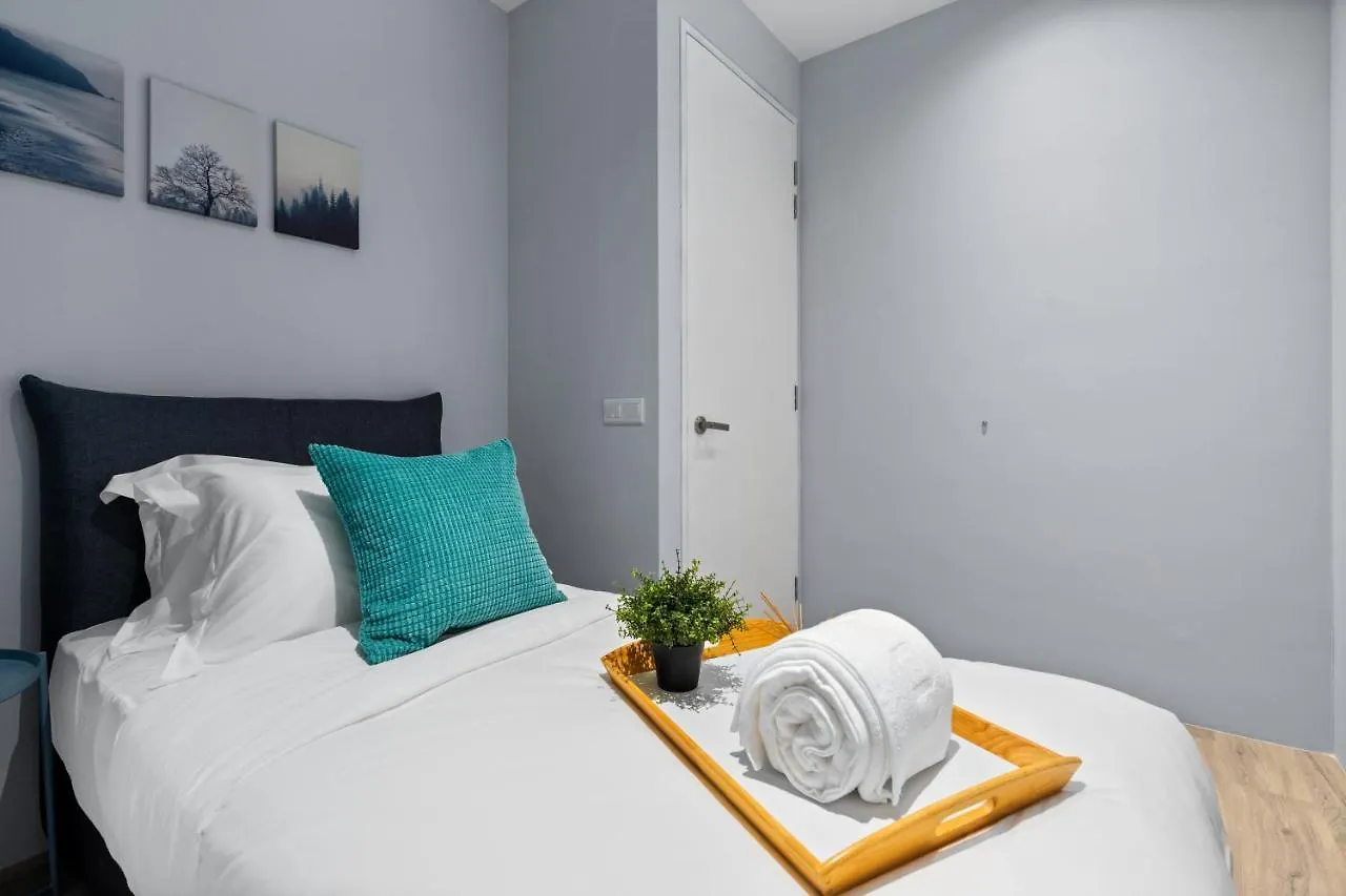 Lumi Tropicana - Golf Course, One Utama, Bounce Club Apartament Petaling Jaya Malezja