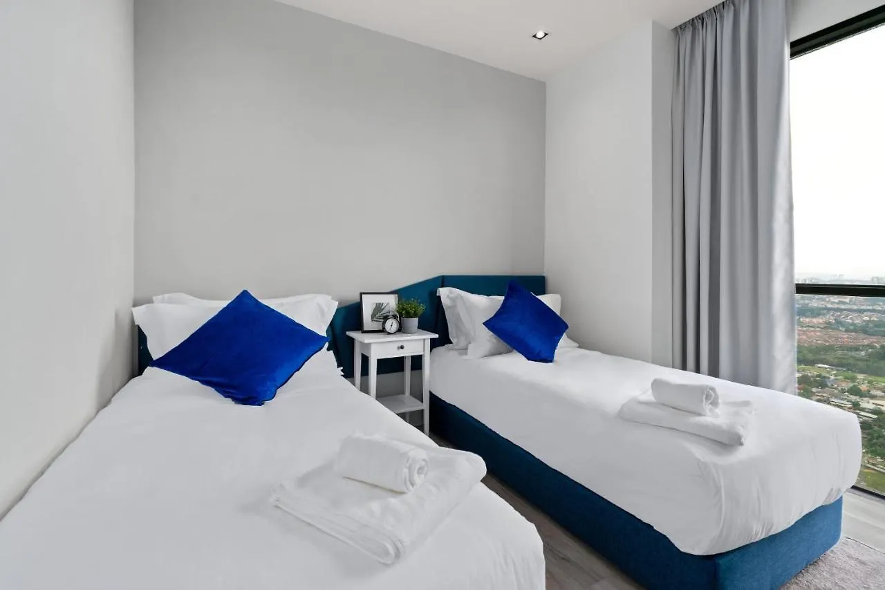 Lumi Tropicana - Golf Course, One Utama, Bounce Club Apartament Petaling Jaya