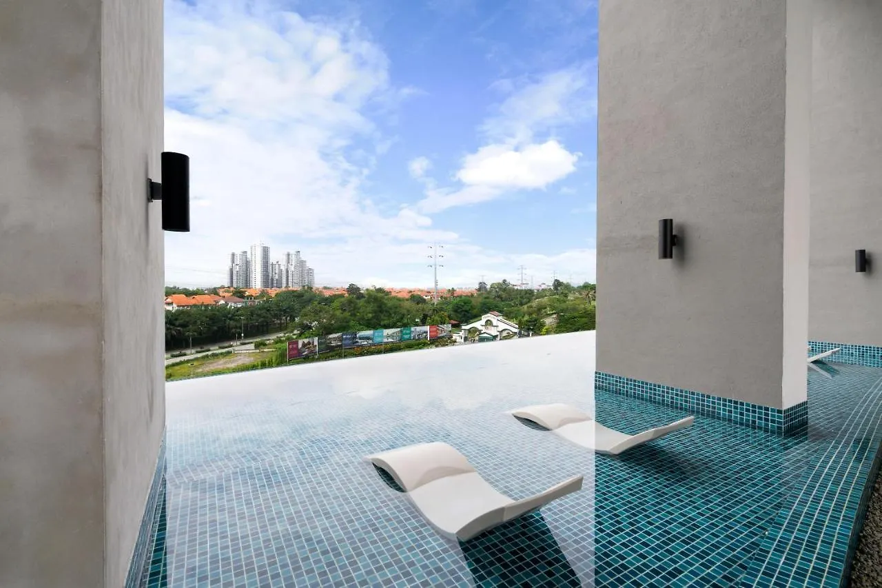 Lumi Tropicana - Golf Course, One Utama, Bounce Club Apartment Petaling Jaya